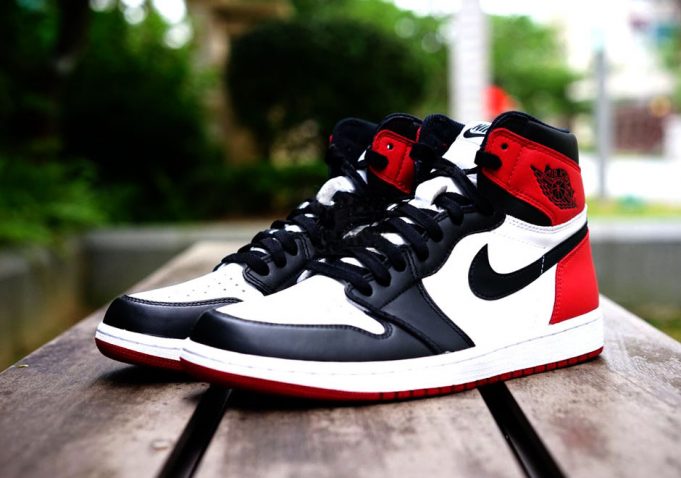 11月5日発売】Nike Air Jordan 1 Retro High OG “Black Toe”【ﾅｲｷ ｴｱ