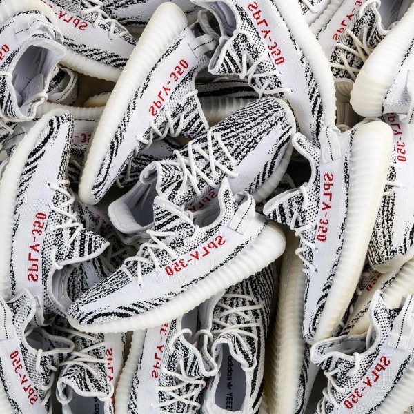 6月27日 Adidas Yeezy Boost 350 V2 Zebra ゼブラｗｗｗ Sneaker Bucks