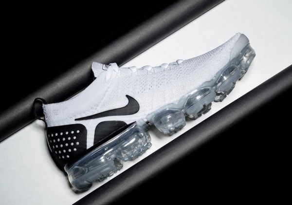 ﾘｰｸ Nike Air Vapormax 2 0 White Black ｳﾞｪｲﾊﾟｰﾏｯｸｽ2 0 Sneaker Bucks